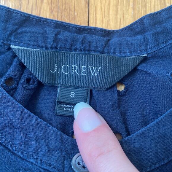 J. Crew navy eyelet button down shirt blouse sz 8 - Picture 4 of 6